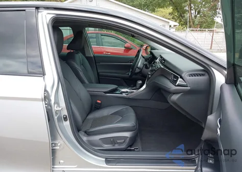 2019 Toyota Camry Xse z USA, uszkodzony, nr VIN 4T1B61HK1KU262197